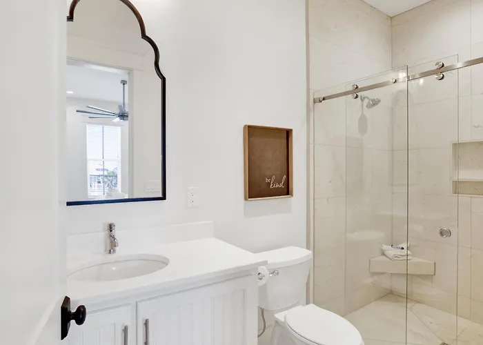 Seaside East 12 Bdrm, 115 Bath, Private Pools, Sleeps 36 Holiday home